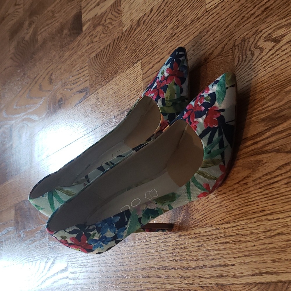 (5) ALDO Floral Print High Heels Colorful Vacation Coastal Tropical Pool Party